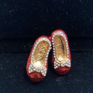 Vintage Ruby Slippers Brooch Red Enamel Gold Tone Wizard of Oz Style Rhinestones